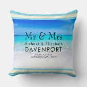 Tropical Beach with a Turquoise Sea Wedding Kissen (Vorderseite)