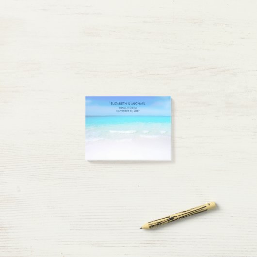 Tropical Beach with a Turquoise Sea Wedding Post-it Klebezettel (Auf Schreibtisch)