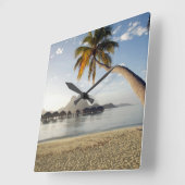 Tropical Beaches | Beach Huts, Bora Bora Quadratische Wanduhr (Winkel)
