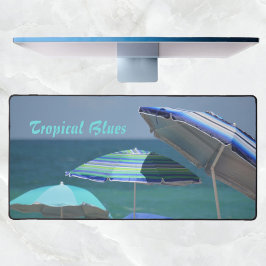 Tropical Blue Beach Umbrellas Fotografischer Stran Schreibtischunterlage