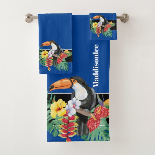 Tropical Blue Monogram Name Toucan Badezimmer Badhandtuch Set (Insitu)
