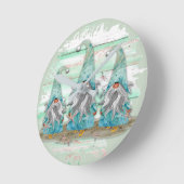 Tropical Blue Watercolor Beach Gnomes Runde Wanduhr (Winkel)