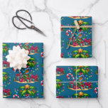 Tropical Christmas Palm Tree Muster Geschenkpapier Set<br><div class="desc">Papierblätter mit einem saisonalen Urlaubsbild umhüllen. Eine tropische Palme,  die mit festlichen Lichtern dekoriert ist und auf der ein Stern steht. Ein riesiger,  rot-weißer Bonbons,  der aus dem Sand ragt. Weihnachten präsentiert sich unter dem Baum. Whimsical und lustig.</div>