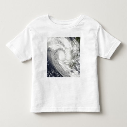 Tropical Cyclone Fanele über Madagaskar Kleinkind T-shirt (Vorderseite)