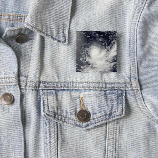 Tropical Cyclone Gelane Button (Beispiel)