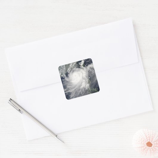 Tropical Cyclone Linfa Quadratischer Aufkleber (Umschlag)