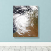 Tropical Cyclone Magda kommt an Land in Australien Leinwanddruck (Insitu (Holzboden))