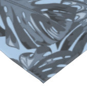 Tropical Dark Blue Monstera Jungle Leaves Tischdecke (Schrägansicht)