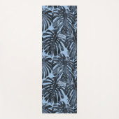 Tropical Dark Blue Monstera Jungle Leaves Yogamatte (Vorderseite)