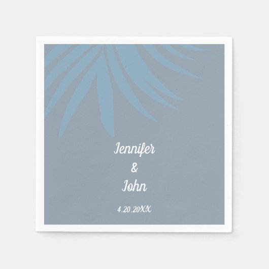 Tropical Dusty Blue Palm Leaf Beach Wedding Serviette (Vorderseite)
