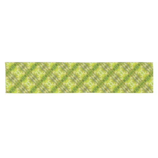 Tropical green palm leaves diagonal pattern kurzer tischläufer (Horizontal)