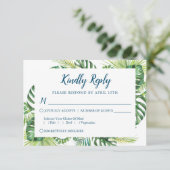 Tropical Greenery Blue Beach Wedding RSVP Card Karte (Stehend Vorderseite)