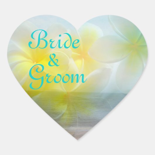 Tropical Haven Bride & Groom Plumeria Wedding Herz-Aufkleber (Vorderseite)