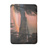 Tropical Island Abend Palm Tree Sonnenuntergang Badematte (Vorderseite Vertikal)