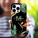 Tropical Island Floral Monogram Script Gold Black<br><div class="desc">Atemberaubende, raffinierte, farbenfrohe tropische Wasserfarbenvögel paradiesischer Blume, Imitate goldener Glitzer und personalisierte Kalligrafieschriften mit einem fett-monogramm-Initial überlagern einen dramatischen schwarzen Hintergrund auf diesem schicken, eleganten, modernen Handy-Gehäuse. Personalisieren Sie mit Ihrem Namen und Monogramm. Macht jedes Mal, wenn ihr es benutzt, eine lustige und stilvolle Aussage. Ein großartiges, einzigartiges Geschenk für...</div>