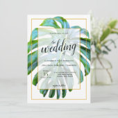 Tropical Monstera Leaf Fotografie Gold Wedding Einladung (Stehend Vorderseite)