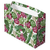 Tropical Monstera und Palm Blätter Große Geschenktüte (Rückseite Schrägansicht)