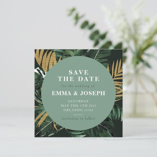 Tropical Palm Blätter grün Save the Date Hochzeit Einladung (Stehend Vorderseite)
