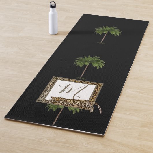 Tropical Palm Leopard Print Wild Black Monogram Yogamatte (Beispiel)
