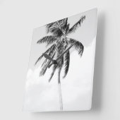Tropical palm tree beach black and white photo quadratische wanduhr (Winkel)