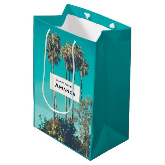 Tropical Palm Trees California Retro Geburtstag Mittlere Geschenktüte (Vorderseite Schrägansicht)