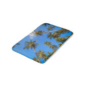Tropical Palm Trees und Blue Sky Fun Sommerlich Badematte (Schrägansicht)