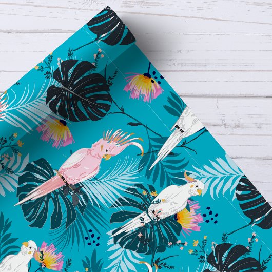 Tropical Parrot Birds Palm Blätter Blaues Muster Geschenkpapier