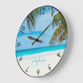 Tropical Sandy Beach Turquoise Monogram Palm Tree Große Wanduhr (Winkel)