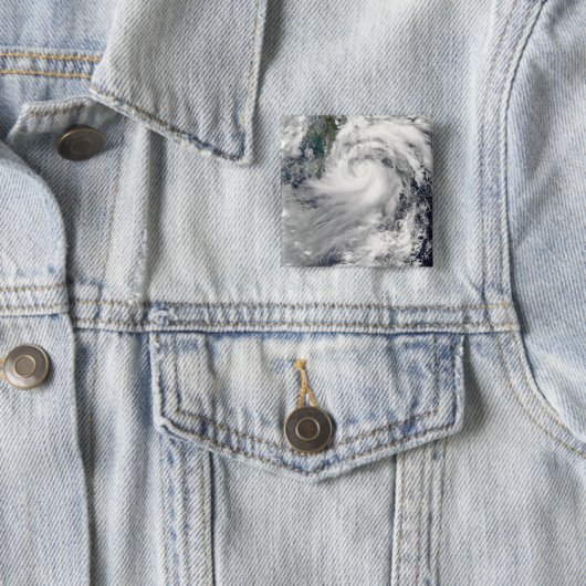 Tropical Storm Chanthu Button (Beispiel)