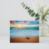 Tropical Sunset Sea Turtle Sandstrand Postkarte (Stehend Vorderseite)