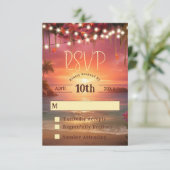Tropical Sunset String Lights Beach Wedding RSVP Karte (Stehend Vorderseite)