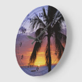 Tropical Sunset with Palm Tree Große Wanduhr (Winkel)