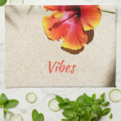 Tropical Vibes Hibiscus on Customizable Sand Geschirrtuch (Gefaltet)