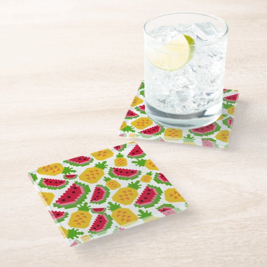 Tropical Watermelon and Pineapple Pixel Pattern Glasuntersetzer (Schrägansicht)