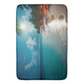 Tropical Waves Blauer Himmelsstrand Badematte (Vorderseite Vertikal)