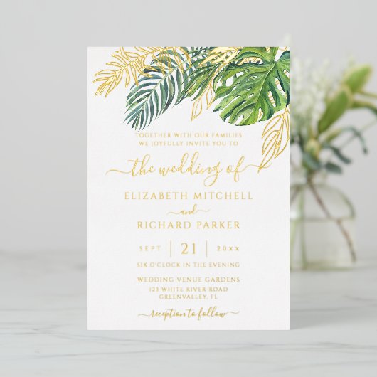 Tropical Wild Palm Blätter Wedding Folieneinladung (Stehend vorne)