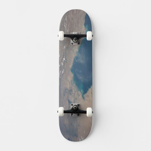 Tropisch blaue Gewässer des Persischen Golfs. Skateboard (Vorderseite)