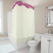 Tropisch blühende Baumhütten auf Elfenbein Duschvorhang (Beispiel)