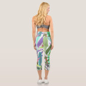 Tropisch farbenfrohe Banana Blätter Weißes Muster Capri Leggings (Rückseite)
