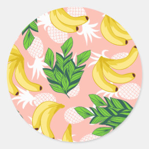 Tropisch gelbe Bananen und Ananas auf rosa Runder Aufkleber