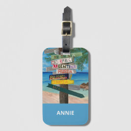 Tropisch. Tag des Gepäcks am Strand Gepäckanhänger