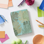 Tropisch verblasste Blätter iPad Pro Hülle<br><div class="desc">"Verblasste tropische Blätter II" von Jade Reynolds. Enthält eine Sammlung tropischer Blätter in verblichenem Design.</div>