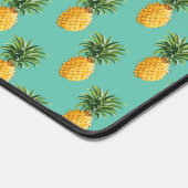 Tropische Ananas auf Aquamarin Schreibtischunterlage (Ecke)