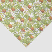 Tropische Ananas auf Weiß Seidenpapier (Ausschnitt)