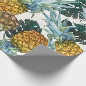 Tropische Ananas & Blätter Exotische Geburtstagspa Geschenkpapier (Ecke)