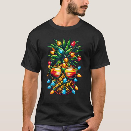 Tropische Ananas Weihnachtsbeleuchtung Weihnachten T-Shirt (Vorderseite)