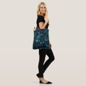 Tropische Blätter Blaue Blumen Tasche (Am Model)