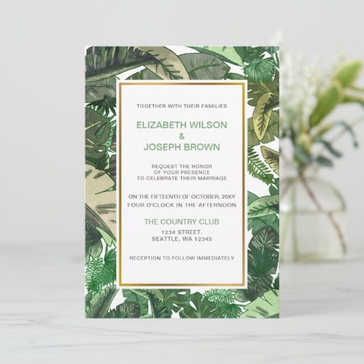 Tropische Blätter Goldgrün botanische Hochzeit Einladung (Stehend Vorderseite)