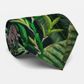 Tropische Blätter im Regenwald um Mitternacht Krawatte (Gerollt)