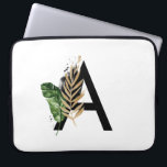 Tropische Blätter Imitate Gold Foil Letter A Monog Laptopschutzhülle<br><div class="desc">Tropische Blätter Imitate Gold Foil Letter A Monogram Laptop Sleeve | Boho monogramm Laptop-Hülle mit Aquarell tropischen Blätter mit Imitaten goldenen Folie Akzent. Dieser tropische Laptop-Ärmel ist perfekt für den Sommer. Dieses Design ist in anderen Artikeln verfügbar.</div>